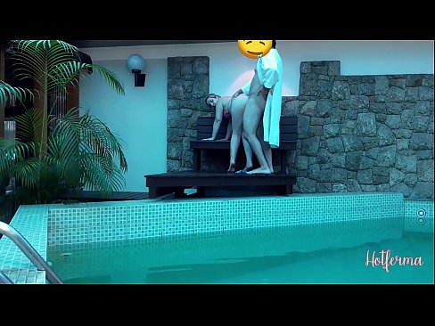 ❤️ Bòs envite sèvant nan pisin lan, men li pa t 'kapab reziste yon cho Bèl pònografi nan pònografi ht.hentaisea-com.ru